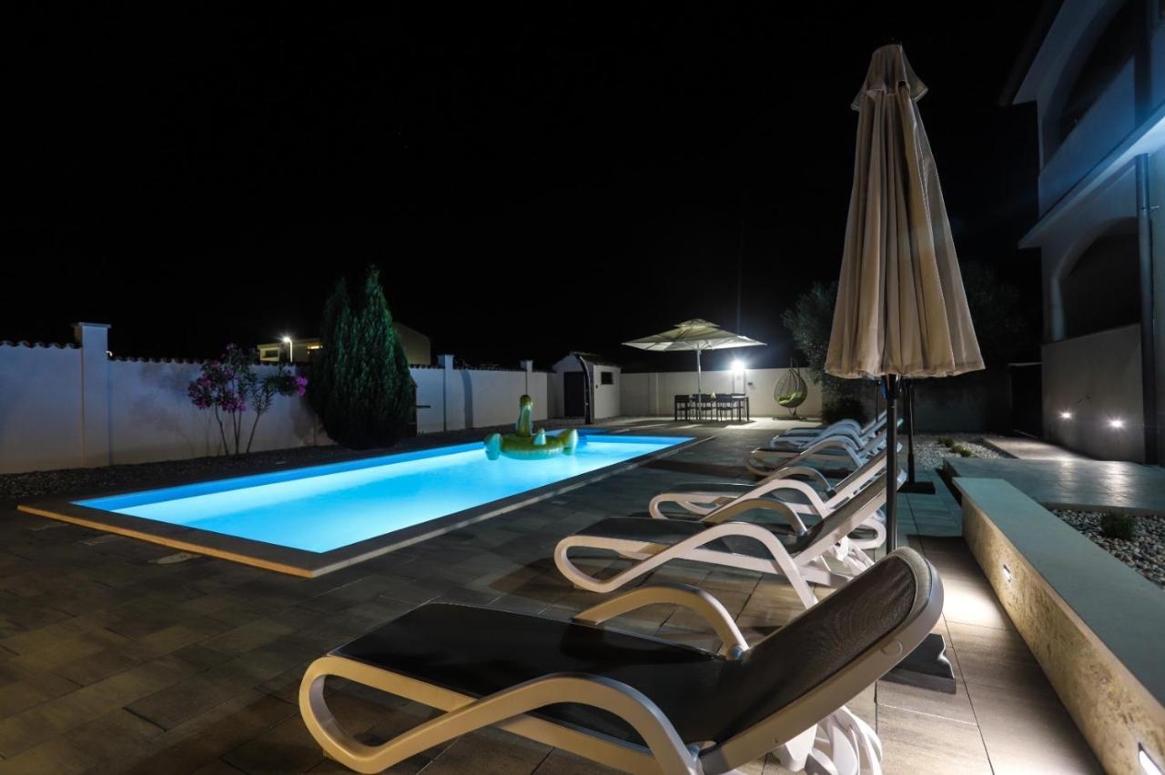 Apartment Nina With Private Pool Nova Vas  Eksteriør billede