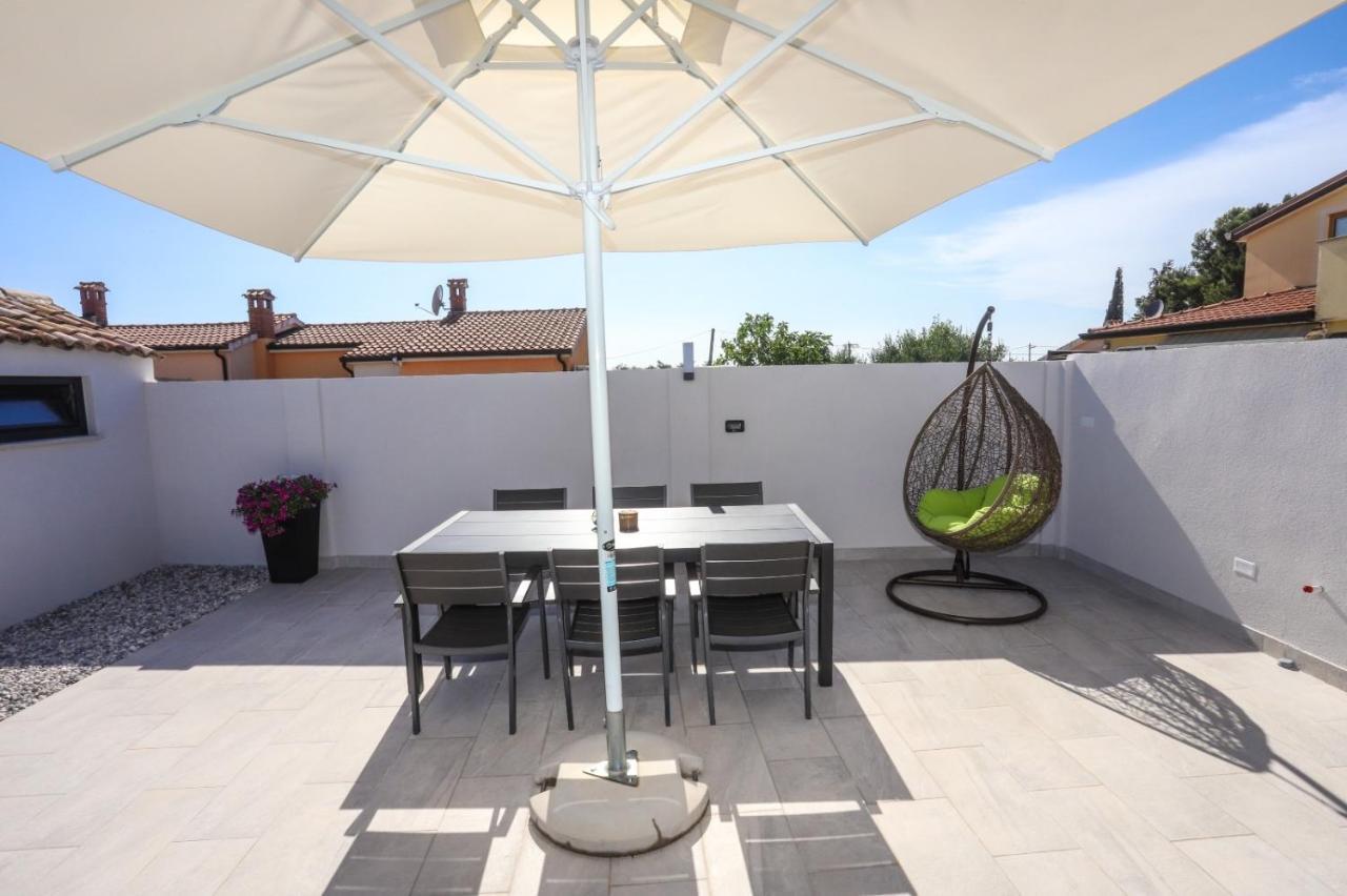 Apartment Nina With Private Pool Nova Vas  Eksteriør billede